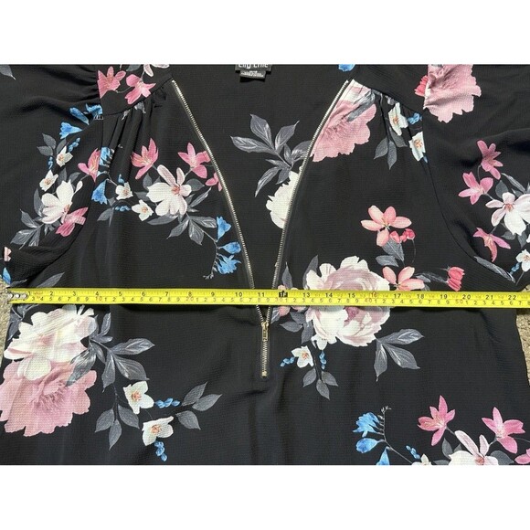 City Chic Dress Women’s 18 Floral Curvy Flutter Sleeve V Neck Mini Length - Picture 3 of 5